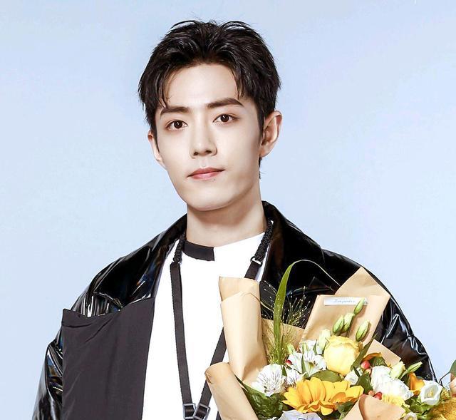 肖战|影视编剧质疑肖战话题不严肃，提及“英模”缺失庄重，应该修改