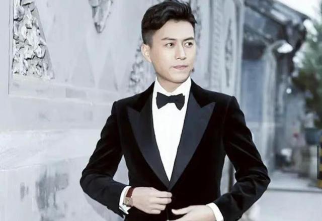 靳东|靳东新剧终于要来了，三位实力男神聚齐，网友：终于有剧可追了