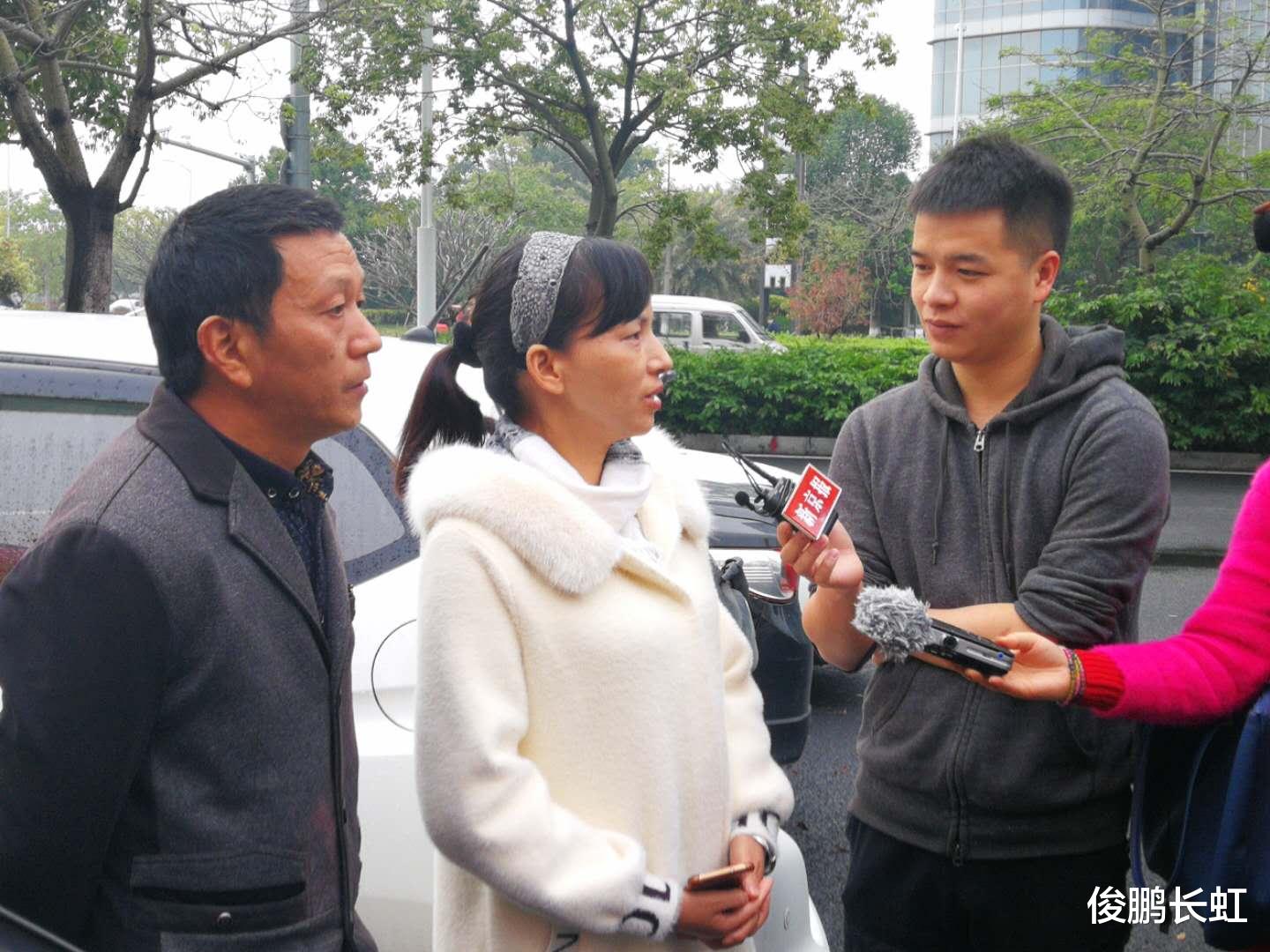 14年四川男孩网购买24把\玩具枪\被判无期,父亲现学刑法成功翻案