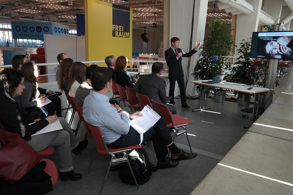 |如何判断一个人的成功与否？