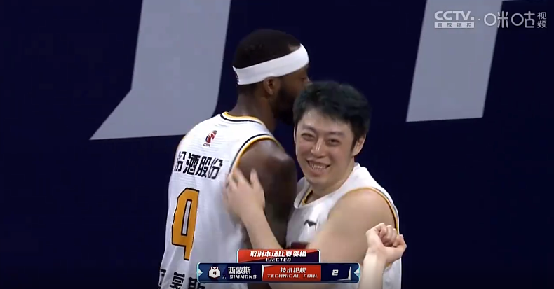 张宁|牛啊！10罚轰下21分！张宁终于成球队老大！他都能教训国字号控卫
