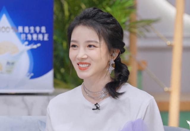 |陈小纭节目上自曝失眠4个月，她的脸怎么变这样了？