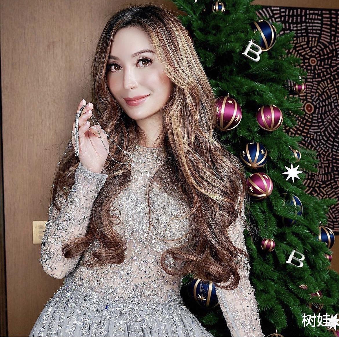 何猷君|赌王外孙女打扮清凉参加派对，与何猷君贴身合照，舅甥同龄感情好