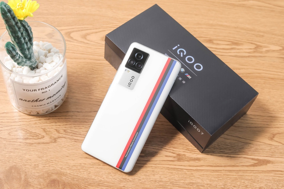 高通骁龙|春节宅家开黑不够爽?三款电竞手机推荐,年轻人看到绷不住!