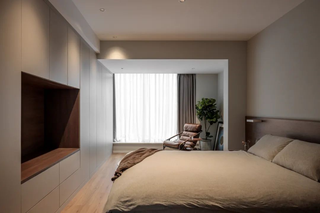 172㎡中禅意气韵,胡桃木的厚重感与纹理感,让生活回归居所!