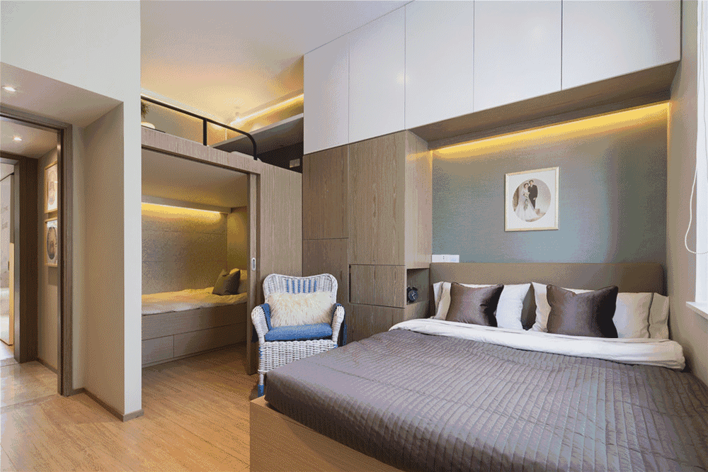 60㎡挤四代人，厕所当厨房？却拿30万的空间放3块钱1瓶的矿泉水