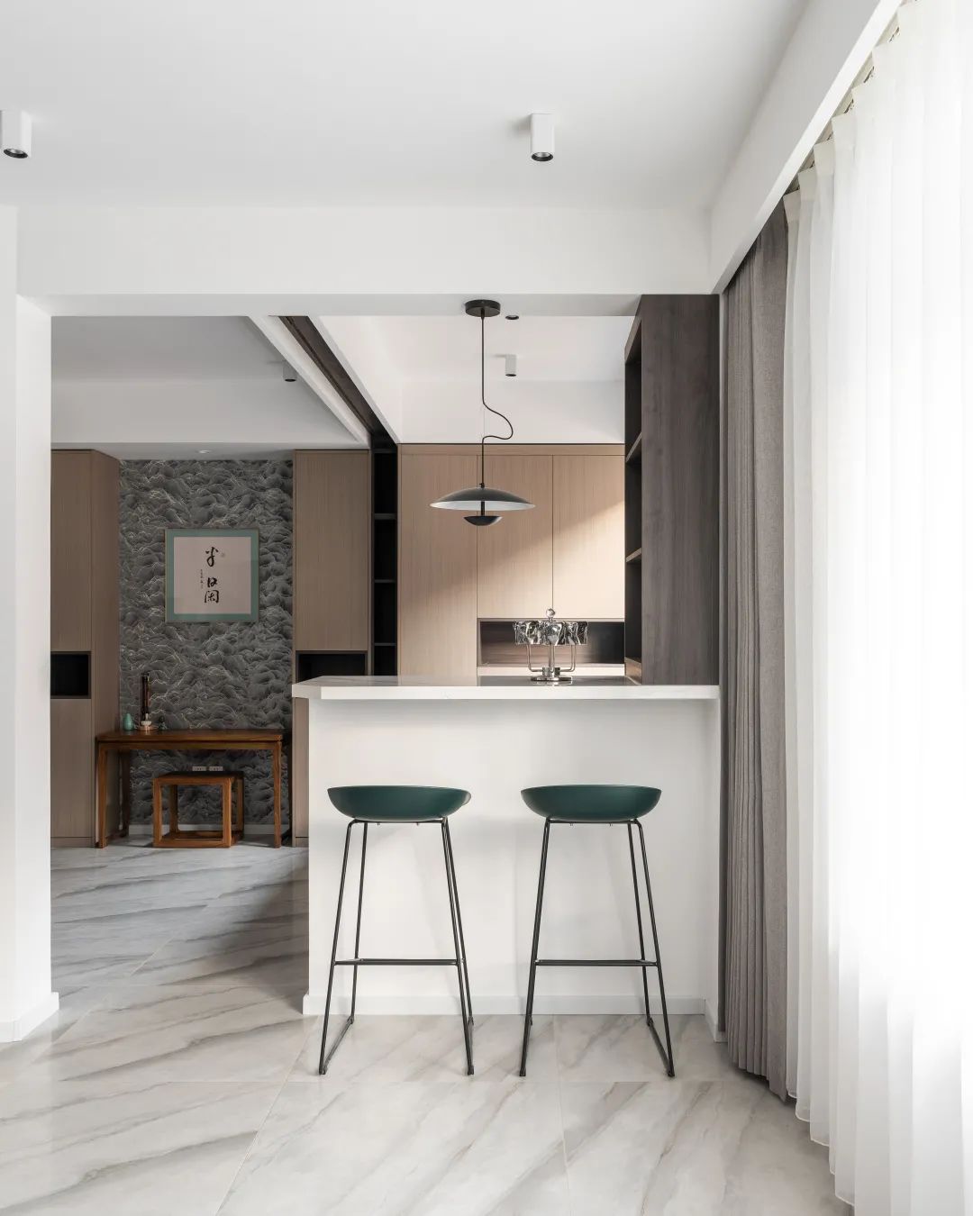 巧改鸡肋房间,变身现代简约精致公寓