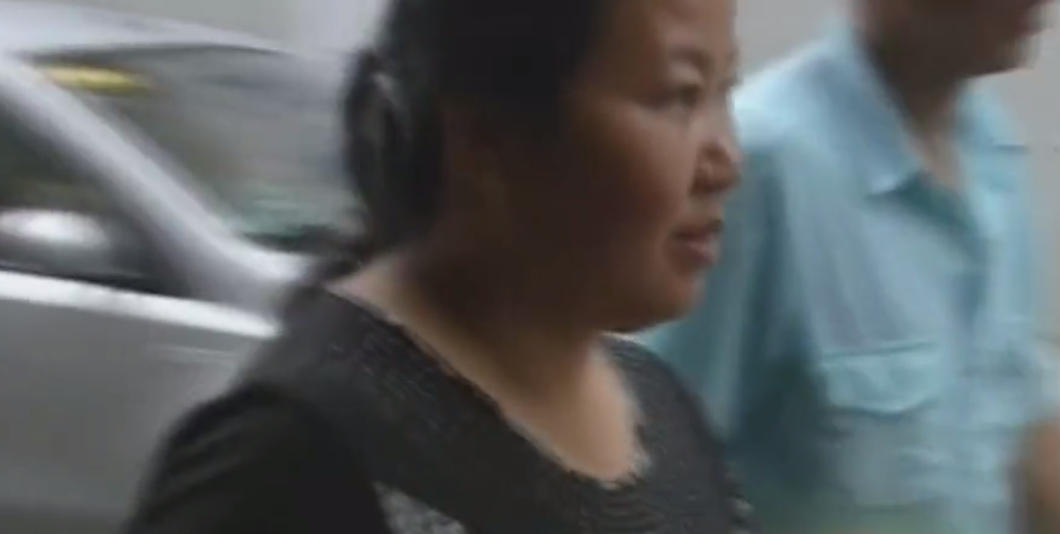 05年女子“怀孕”4年未生,还称可与胎儿对话,医生一看哭笑不得