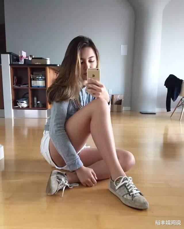 沈月|沈月遇到强劲对手!袁咏仪外甥女争做品牌新宠,野性且不失健康美