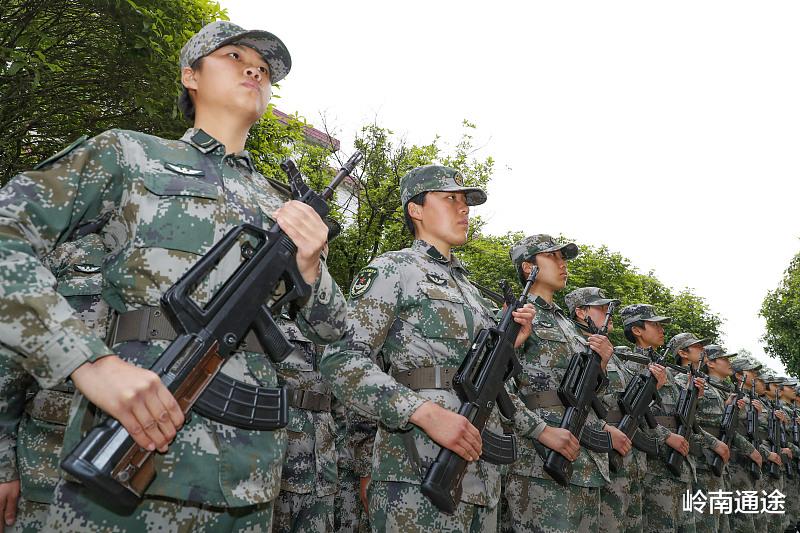 文职|女孩上个普通的二本，还是上专科的警校？文职人员很适合女孩子！