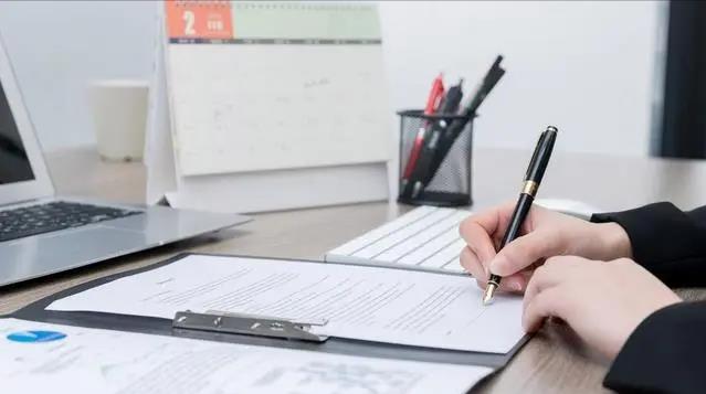 柳州|一天400块,月薪1.2万的工作,但只招50岁以上的老人,应该去吗?