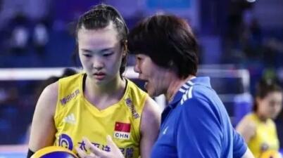 李盈莹|中国女排最新消息！张晨取代李童，负责李盈莹、朱婷等主攻训练！