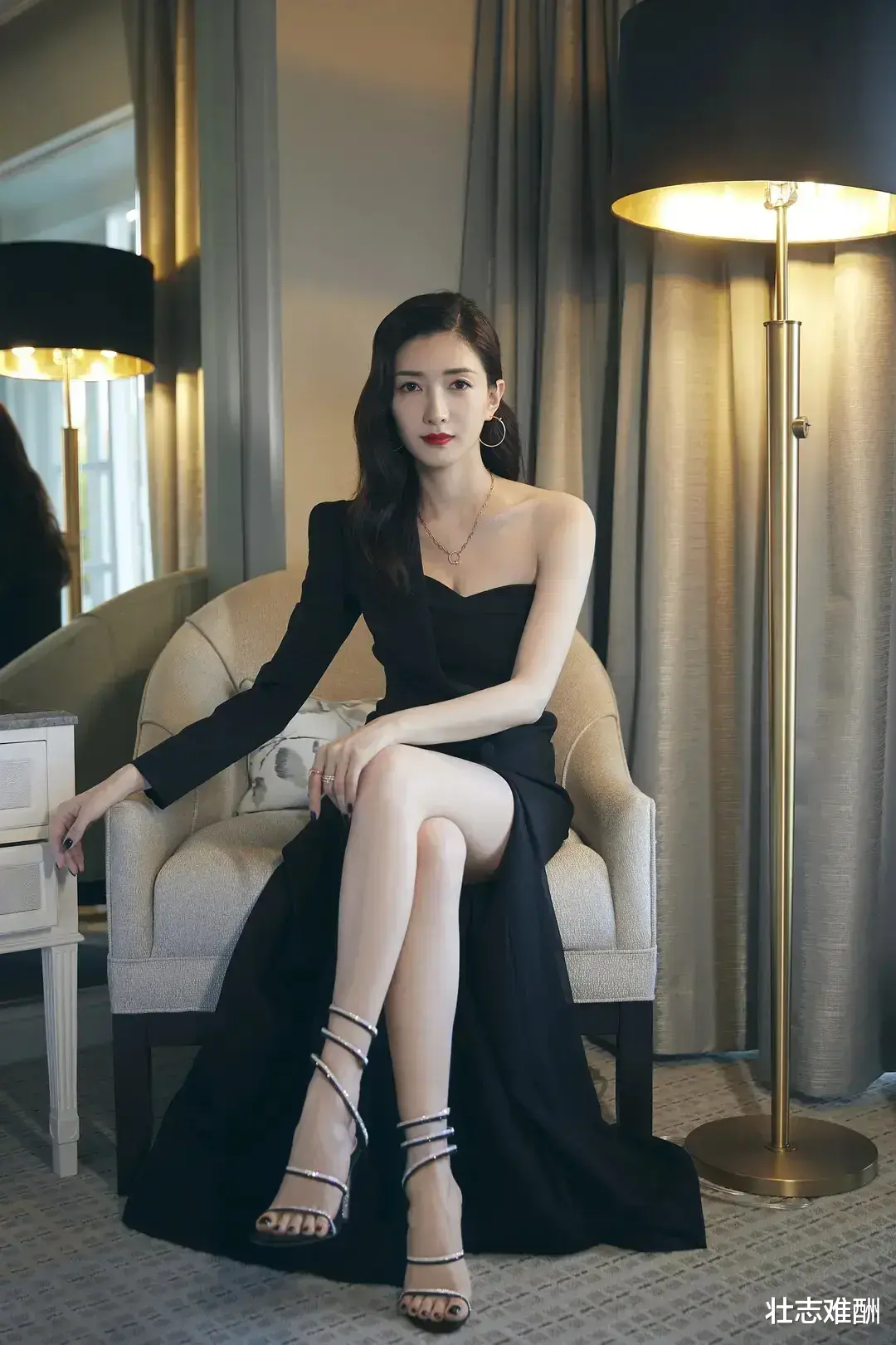 江疏影|一双长腿闯天下,腿比人更著名的女星江疏影