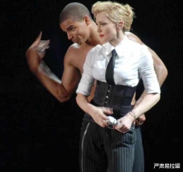 麦当娜|官宣分手！母子恋告吹，她比萧亚轩还会玩？