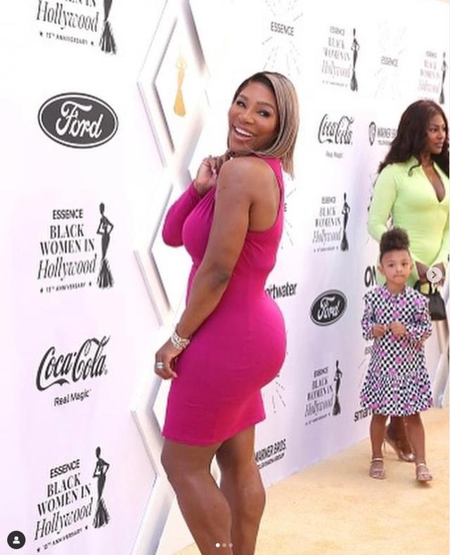 金·卡戴珊|网坛天后小威化身时尚名模，前凸后翘身材好，强大气场完爆卡戴珊