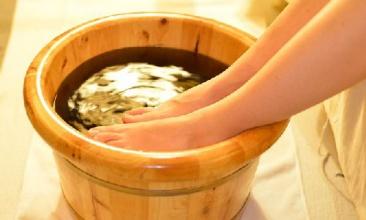 衰老|女性睡前爱做这4件事，可能会“加速衰老”，看看你占了多少个？