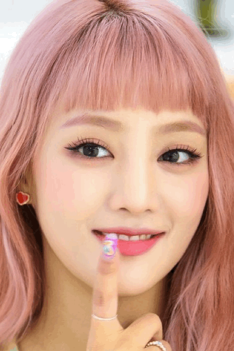 minnie|从乖乖女变成舞台拽姐?她靠冷御妆容火出圈!网友:好拽好喜欢啊