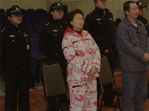 回顾 重庆一家五口全是重刑犯,囚禁2000名少女,强迫她们卖自己