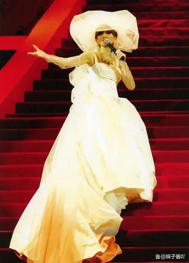 梅艳芳|梅艳芳:渴望被爱,被救赎,一生如夏花般绚烂短暂