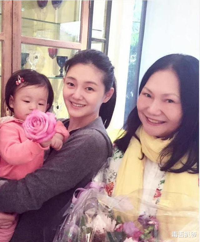 大S|45岁大S被传怀第三胎，妈妈迅速出面否认，谈到新女婿态度大反转