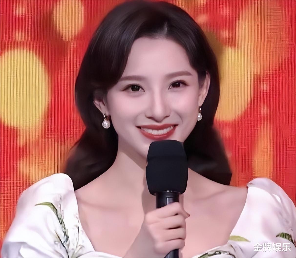 央视|央视开始力捧三位女主持人！董卿之后，谁有希望成为新一姐？