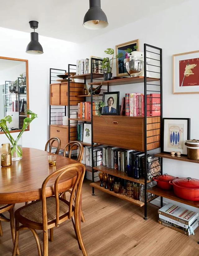 甜美女孩的顶楼住所,小而美还很敞亮,露台聚会聊天不要太惬意