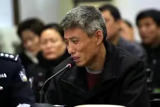 2003年,刘涌被判死刑后脸色铁青,在火葬场面对行刑时却十分镇定