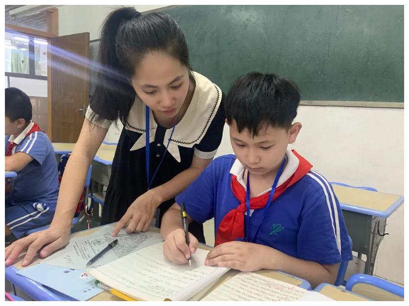 教师|沈阳教育局招聘教师,只有8所高校毕业生符合标准,学生有喜有悲