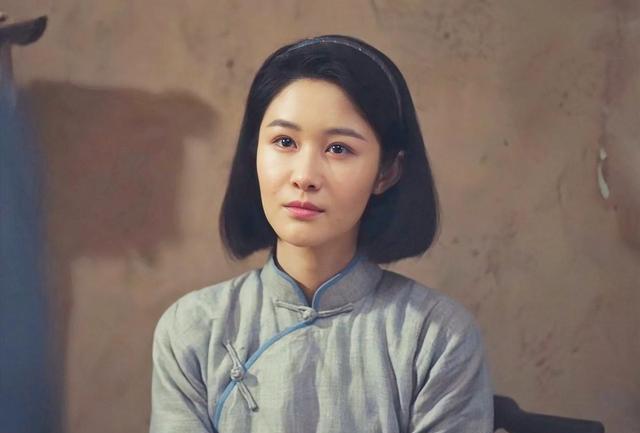 主持人|何炅入围金鹰奖男配角，却落选主持人评选，网友：芒果你还有心吗