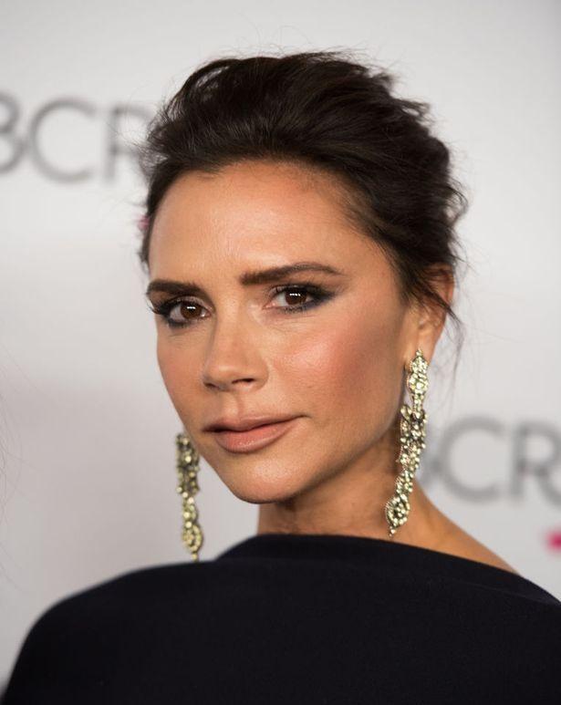 维多利亚·贝克汉姆|贝嫂的养颜秘诀：25年菜谱都吃一样菜，生育4个孩子依旧迷人