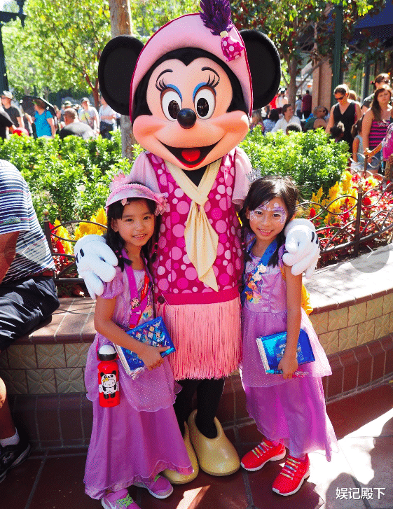 陈秀丽|最美小昭陈秀丽近况，45岁保养的超年轻，俩女儿每年长得都不一样