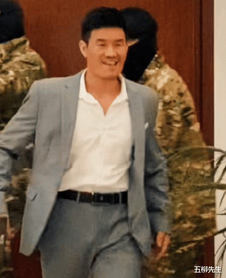 叶问|厉害了!嘎子哥挑战后空翻叶问蹲毫无压力,自嘲:练好功夫好偷狗