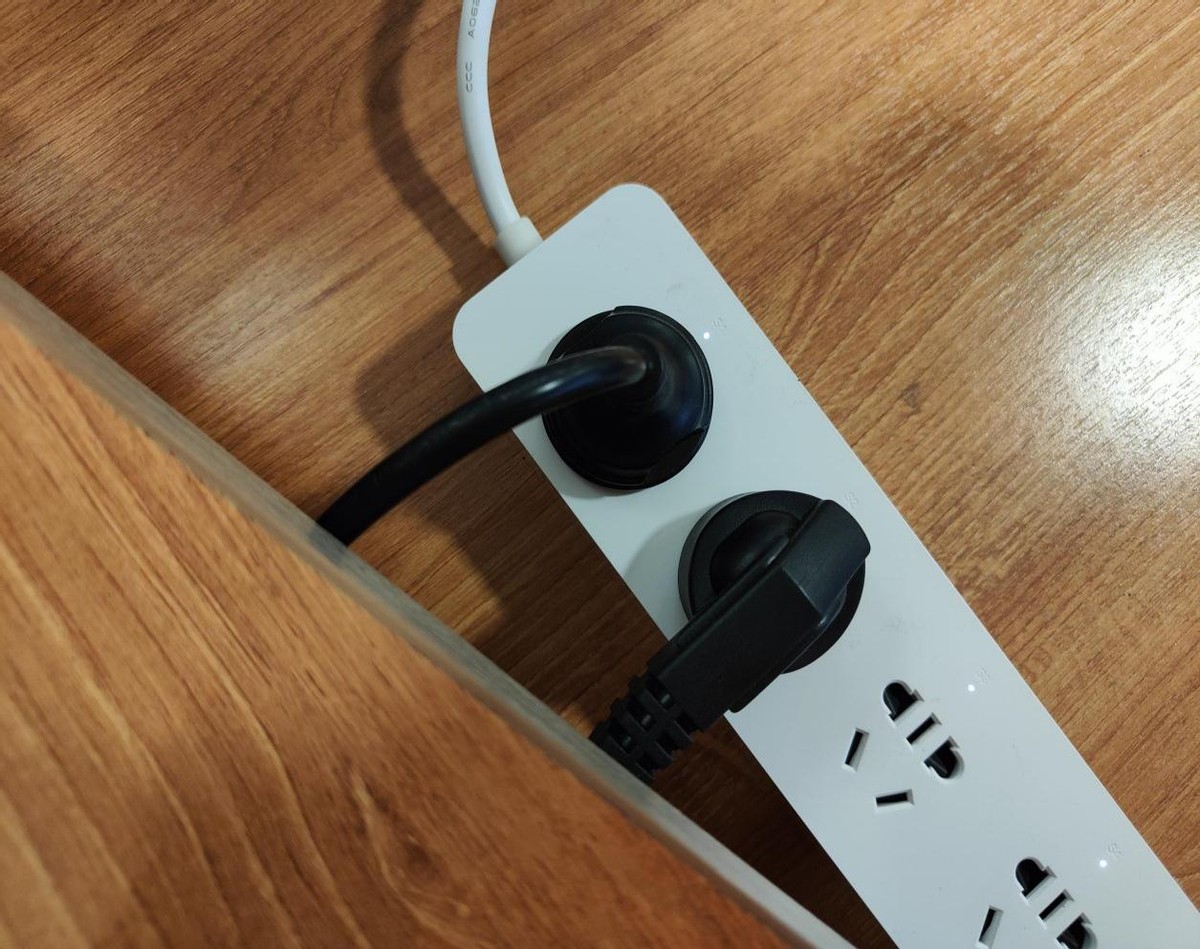 小霸王|一个插座玩转多个功能，远程控制、远程文件取回、功率计量，超值