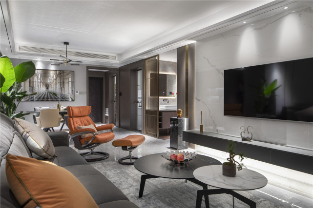 127平现代风四居,客厅的阳台打通,把空间变大变通透