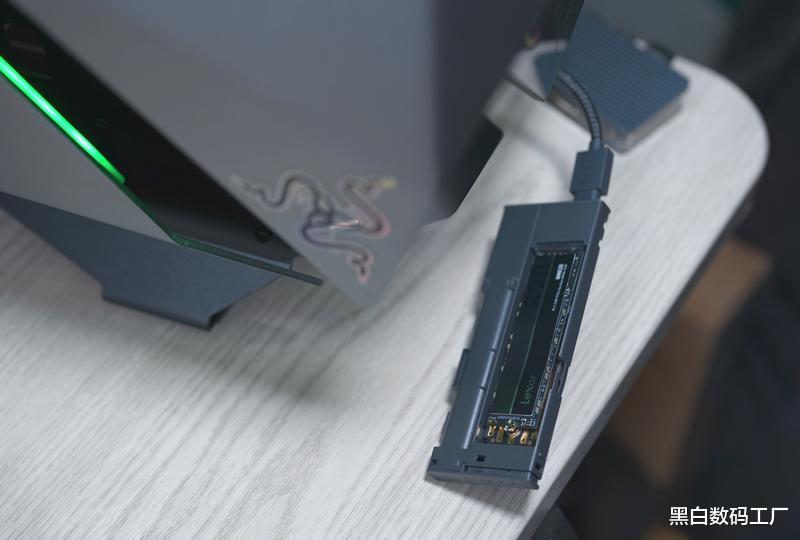 不仅要快更要便携，线缆全收-Lexar雷克沙NM620固态硬盘套装