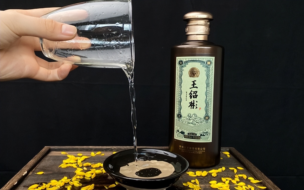 烟酒店还能赚钱吗?内行人说的这3个生存之道,看完你就懂了