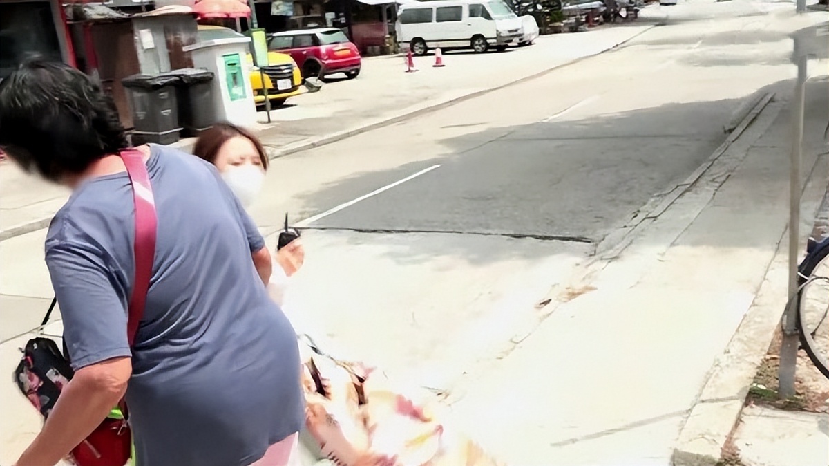 TVB|TVB女主持利颖怡外出采访遭70岁老太袭击，送医验伤后已无大碍