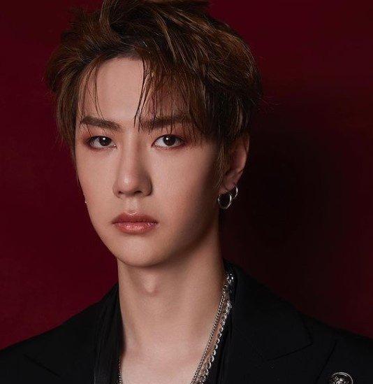 肖战|外网票选2022亚洲美男TOP10!王一博第七,肖战第三,冠军是他