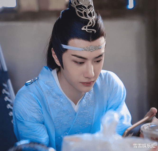 王一博|王一博的直男回复，高冷到被戏称“性冷淡”，却对粉丝宠爱有加