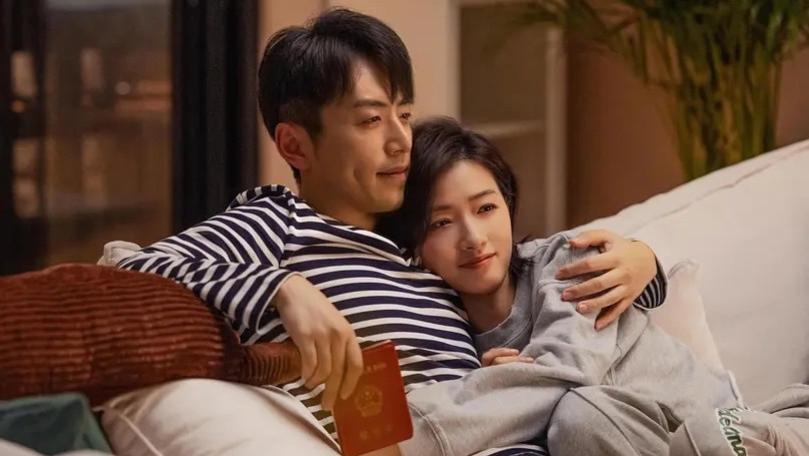 酒吧|《女士的品格》开播差评不断 网友：剧情悬浮 演员演技浮夸！