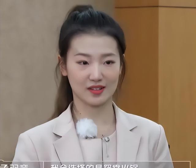 秘书|网传董明珠秘书离职，本人亲自下场回应，“打工”二字让网友感慨