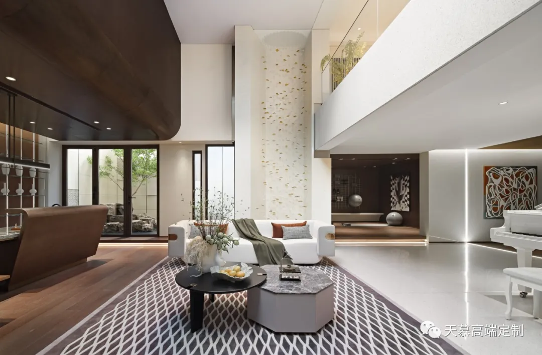 地下二层的传来的音乐为何如此动人