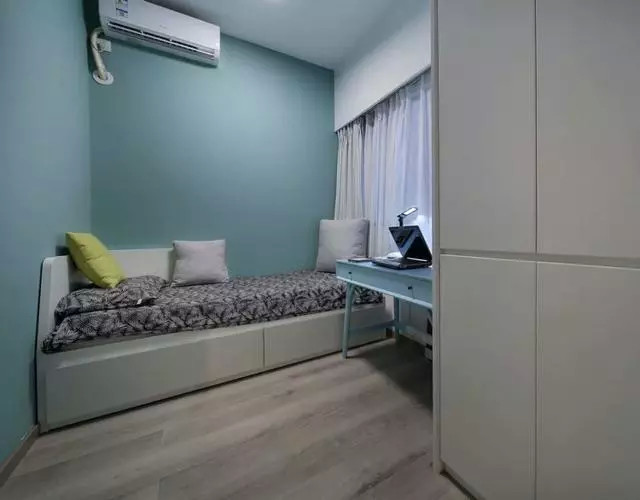 老公坚持客厅铺水泥砖,过道还给女儿装秋千,完工后羡煞旁人