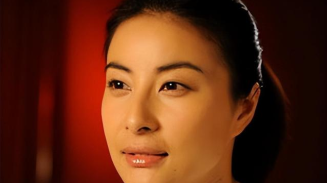 郭晶晶|“清醒贵妇”郭晶晶：打破豪门阔太形象，被霍家宠成宝。