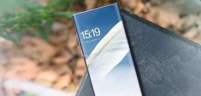 摩托罗拉|15倍光变!2K无界屏+144Hz+5500mAh,摩托罗拉X40Pro很香