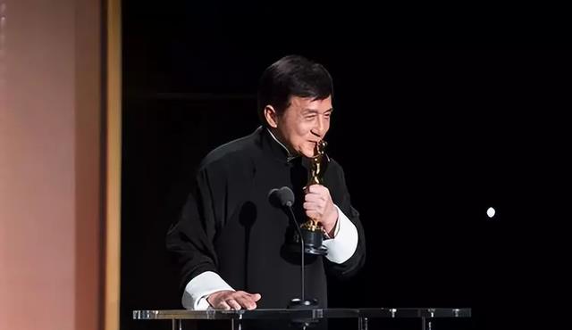 爱国|港星李灿森正能量短片爆出，盘点以下六位爱国港星的热血场面