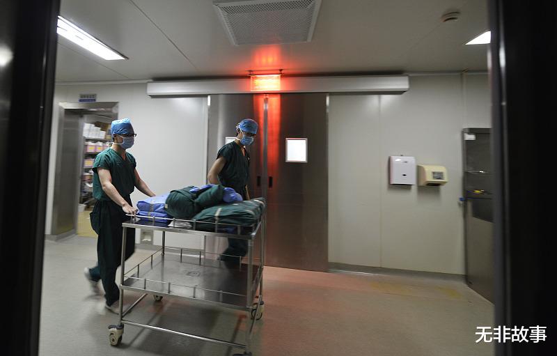 手术室的气氛有时也很轻松