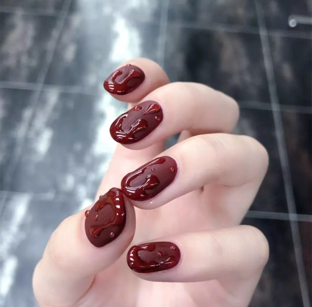 美甲 冬季做什么纯色美甲，显白又好看？