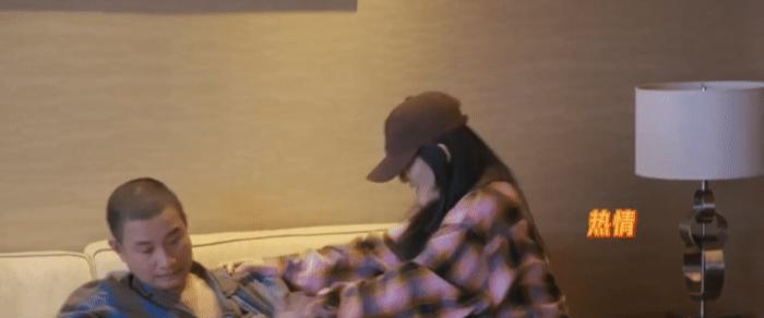 短视频|张杰心真大!谢娜文章排练话剧毫无分寸,动手动脚撕扯衣服太亲密