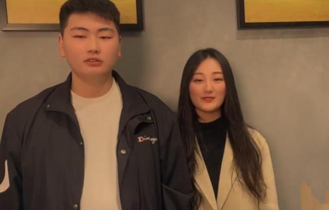 陈亚男|陈亚男采访风波后首次直播,仅两小时就被中断,目前橱窗已无商品